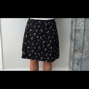 Floral loft skirt- size M